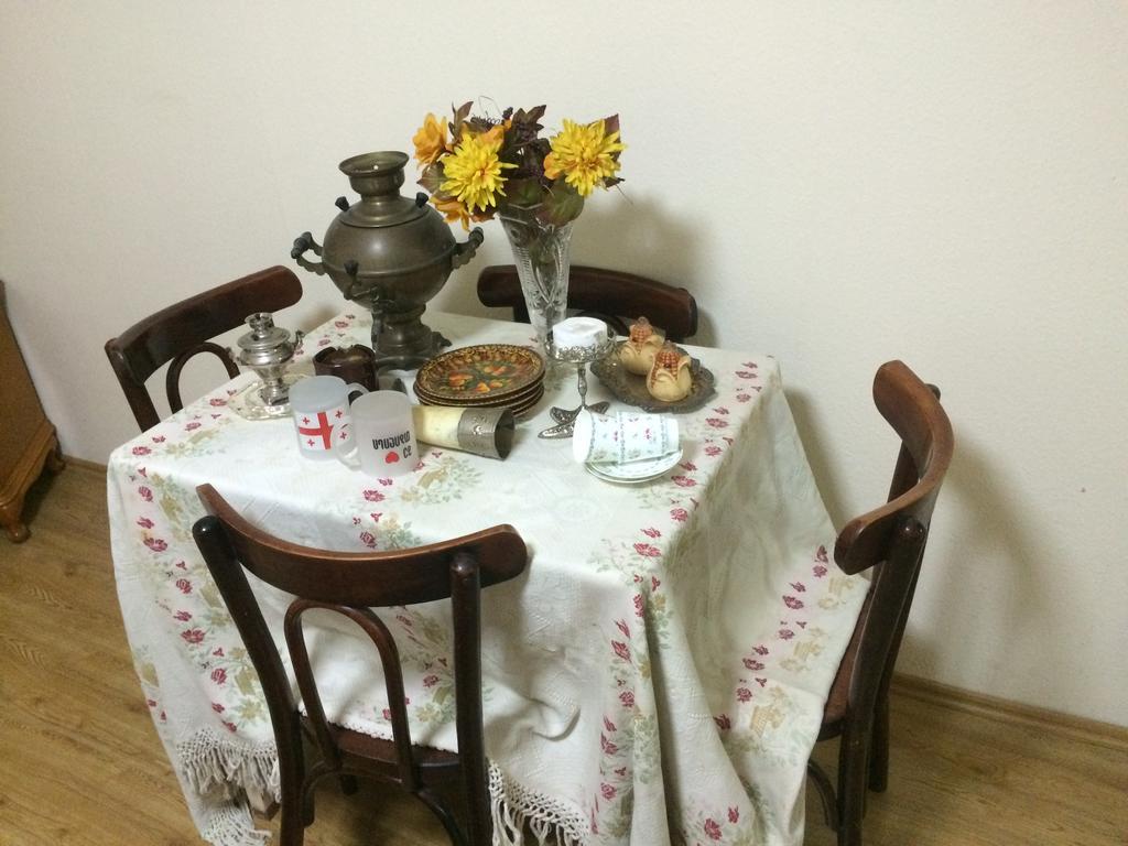 Lelas Apartment Тбилиси Екстериор снимка
